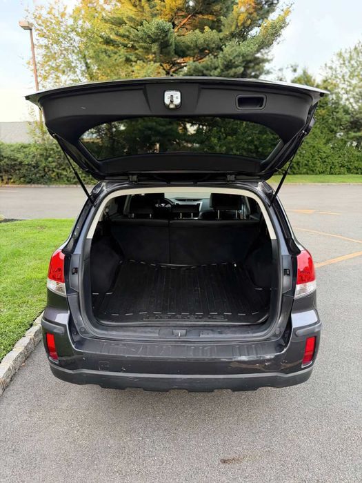 Subaru Outback 2.5i Limited      2013