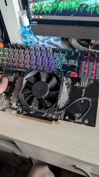 AMD RX 560 Sapphire (2gb)
