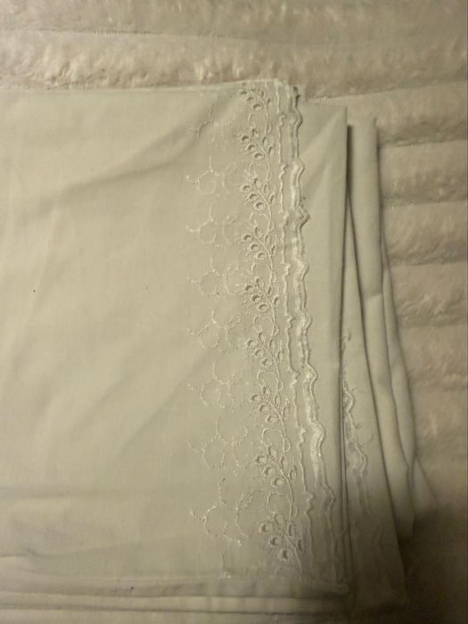 Conjunto lençois brancos e 2 fronhas