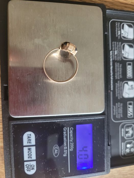 Złoty pierścionek z chalcedonem r. 22 próba 585