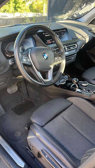 BMW 118i 2021 full extras em muito bom estado