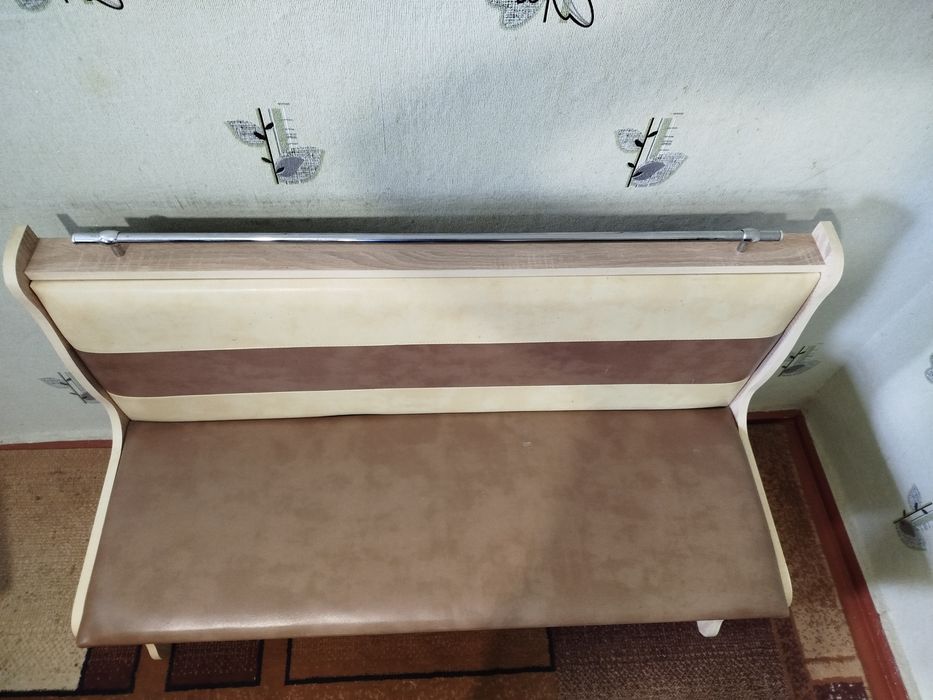 Кухонний набір (диван та стіл)