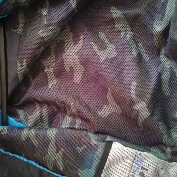 Продам ветровку для мальчика фирмы Next. Размер 104