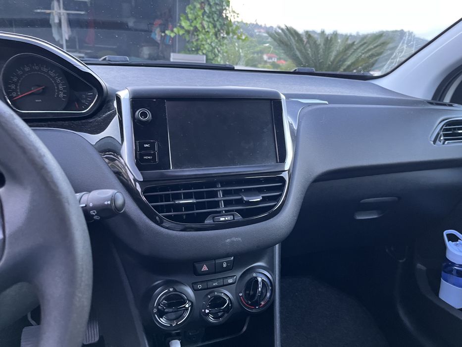 Peugeot 208 impecavel
