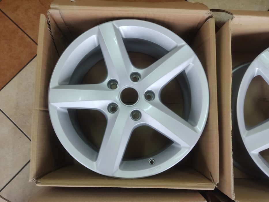 Felgi aluminiowe NOWE AUDI Q7 VW TUAREG 5x130 18 8j et53 możliwa wysył