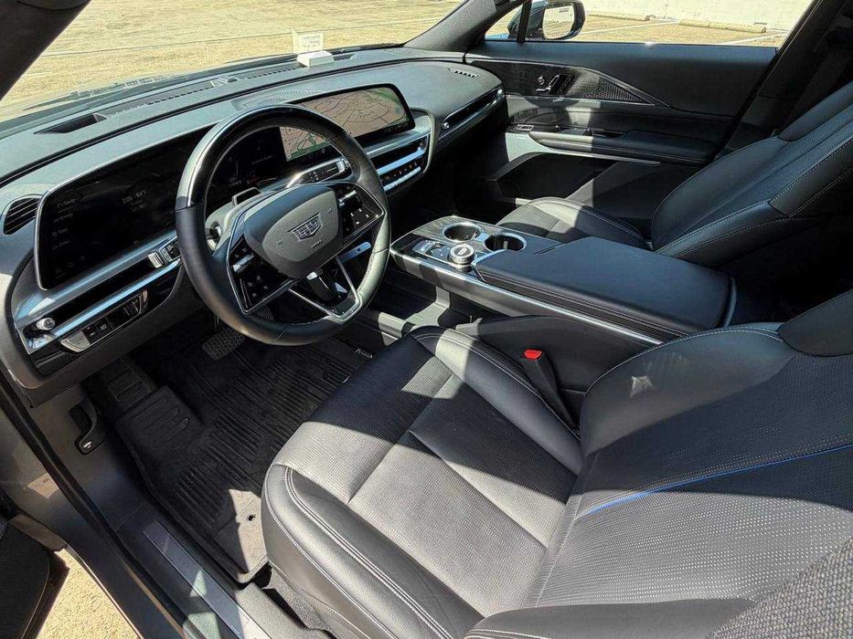 2023 Cadillac LYRIQ Luxury