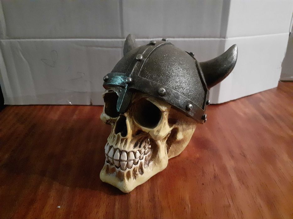 Caveiras de Decoração 15€ cada - Viking, T-Rex ...
