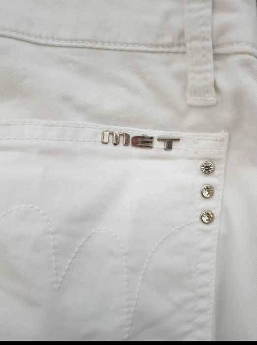 Macacão de jeans da marca Met