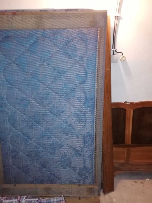 Cama de corpo e meio