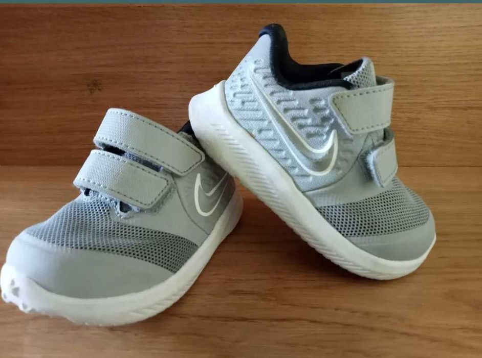 Jak nowe 19 Nike lekkie adidasy buty sportowe dla chłopca