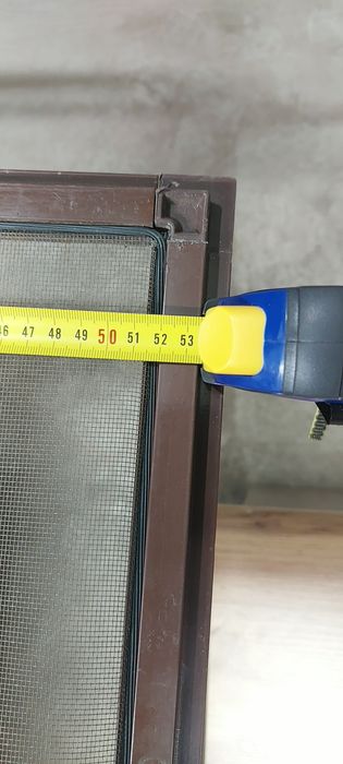 Москітна  сітка коричневого коліру