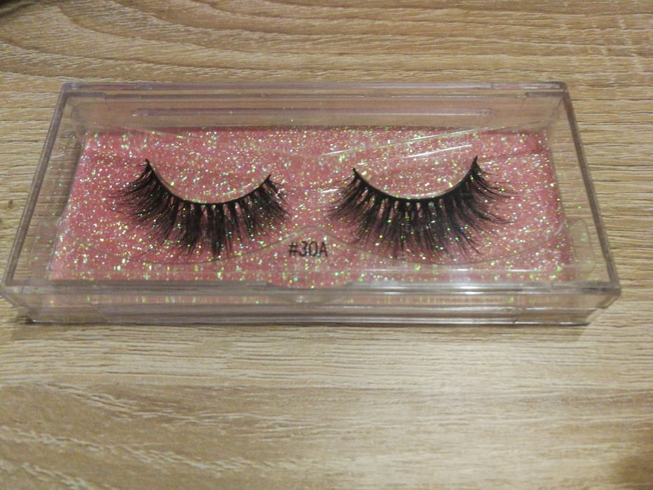 Sztuczne rzęsy stylizacja oka