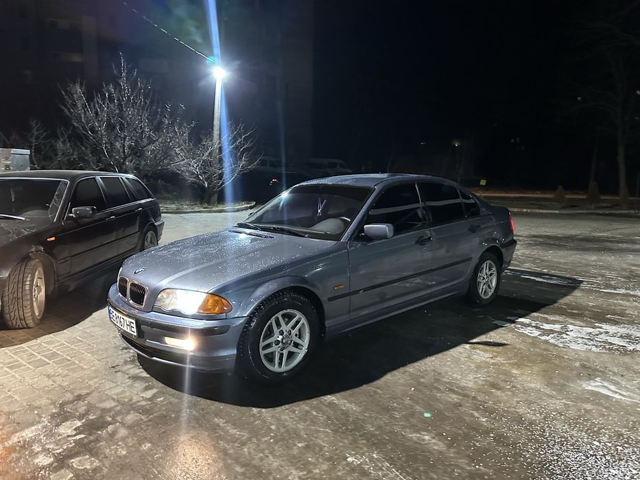 BMW e 46 2000 год