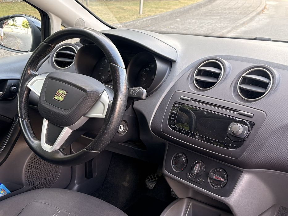 SEAT Ibiza ST — fotografia 11