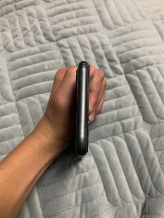 Продам iPhone 11