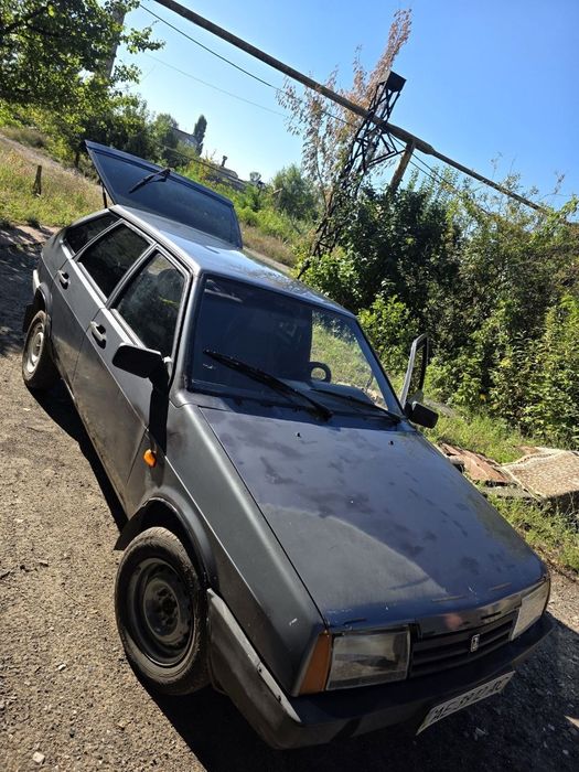 ВАЗ 2109 інжектор, з газом.