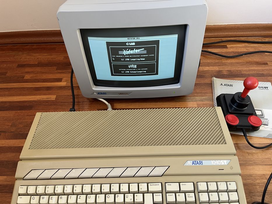 Atari 1040 STF + monitor Atari SM124 & SC1224 + mysz + joystick