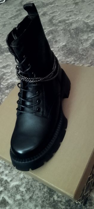 Продам нові зимові, шкіряні чоботи від Міратон.