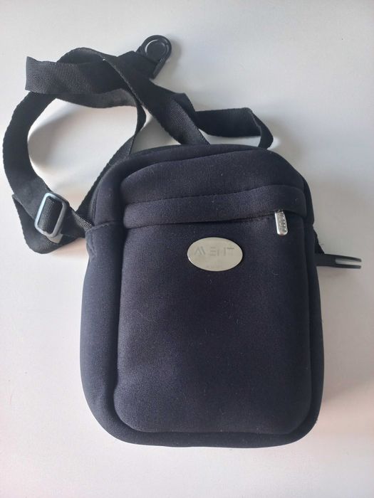 Copos transição + Bolsa Avent + Protetores gavetas + Chuchas + Babetes