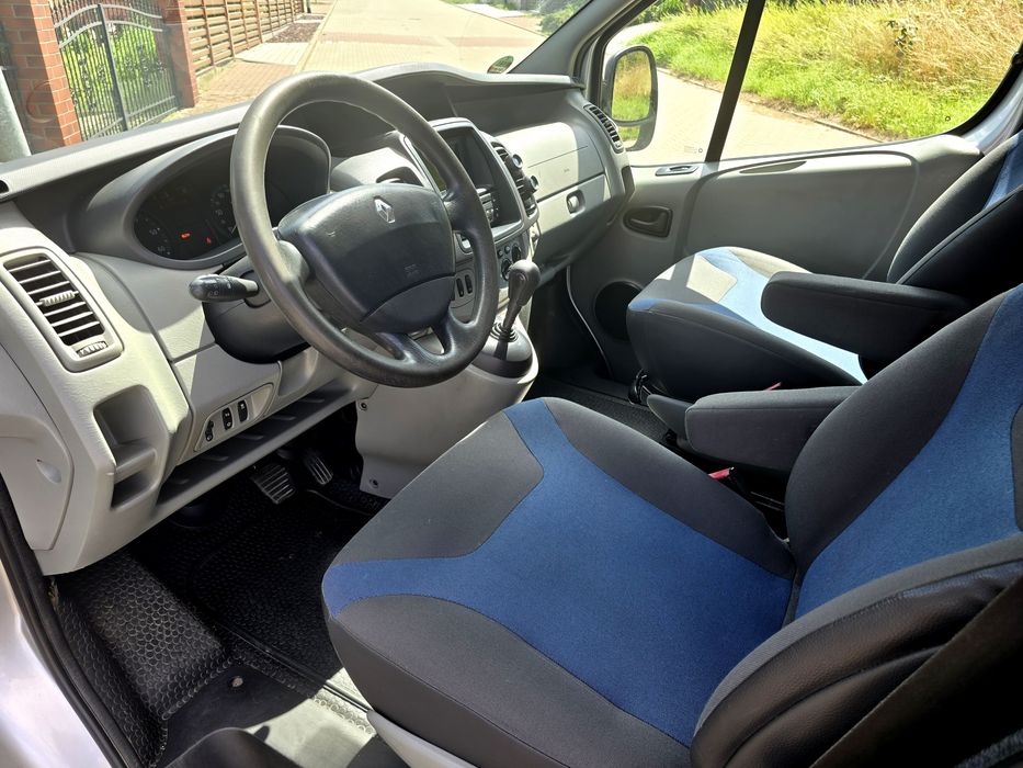 Renault Trafic 2.0 DCi Long 5 osob automat super stan, sliczne wnetrze