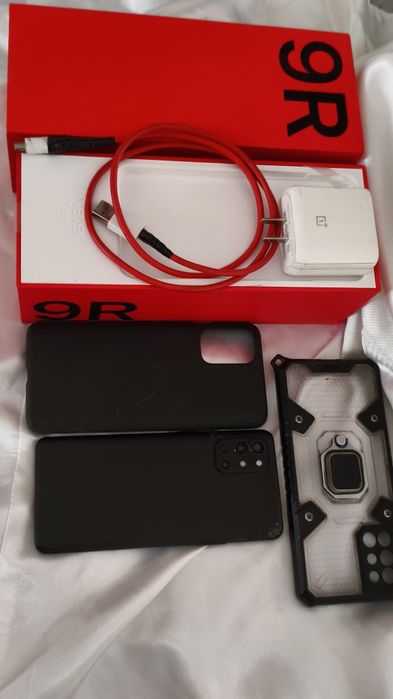 Смартфон Oneplus 9R. (  12     256)
