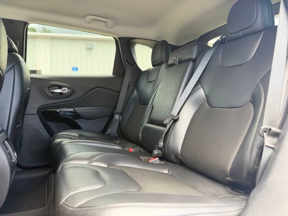Jeep Cherokee Latitude Plus 4x4      2021