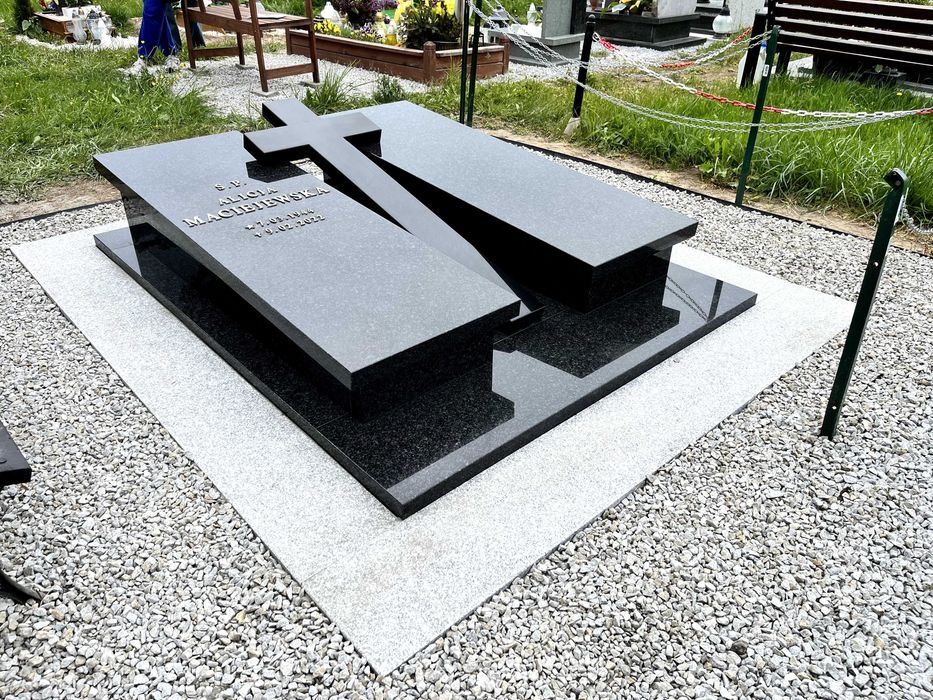 NAGROBEK POMNIK granitowy SARKOFAG Bryła  z Montażem