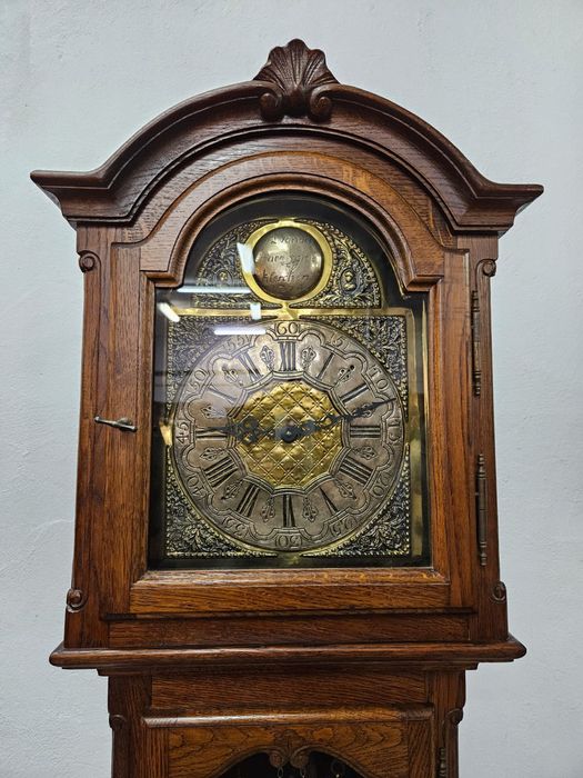 Stojący francuski zegar ludwikowski /