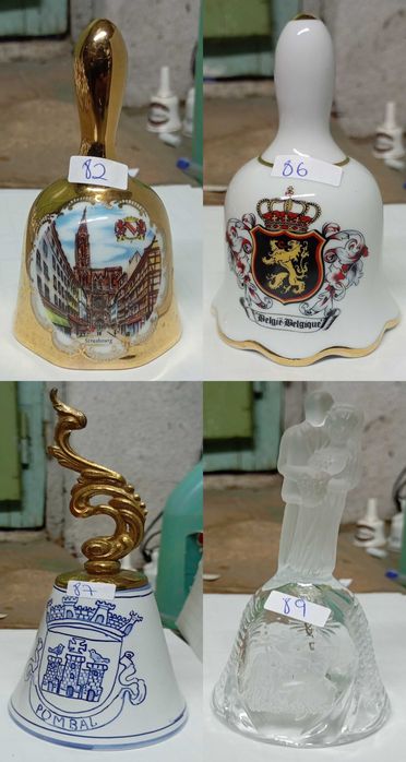 Coleção de Sinetas/Sinos Temáticas, Religiosas & Souvenirs em Metal (29 Peças)