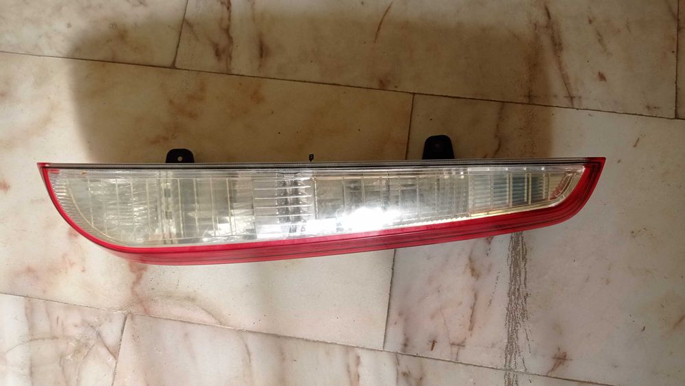 Farolim traseiro esquerdo Ford Focus 2011