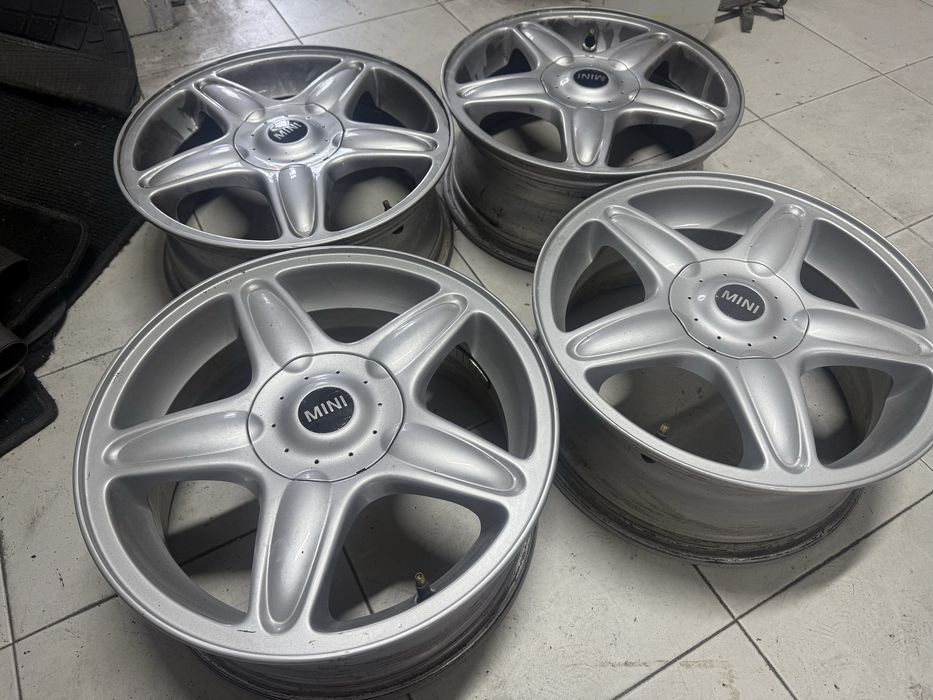 Jantes Especiais Mini R16 sem pneus