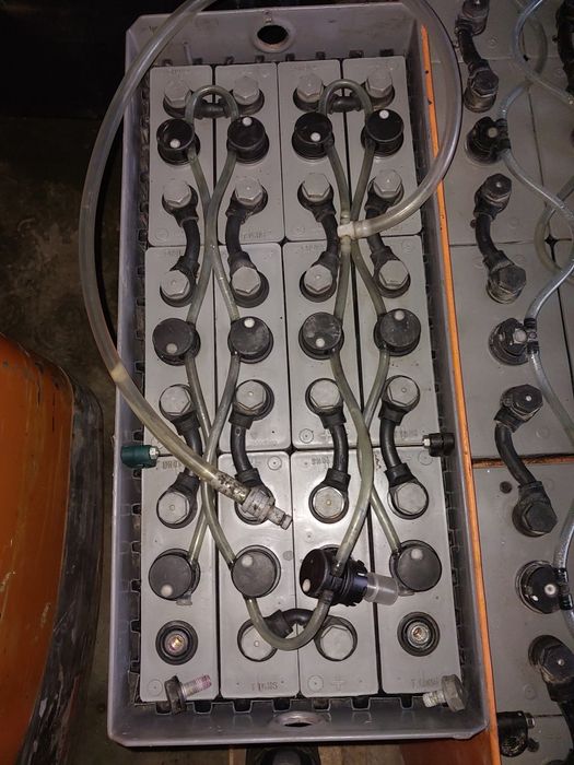 Bateria trakcyjna 24 V 2022 r. 375 Ah 24V 48V  48V