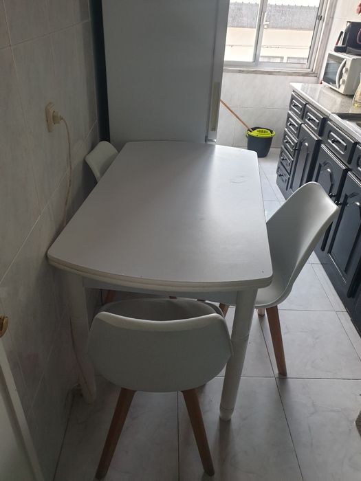 Mesa mais 4 cadeiras