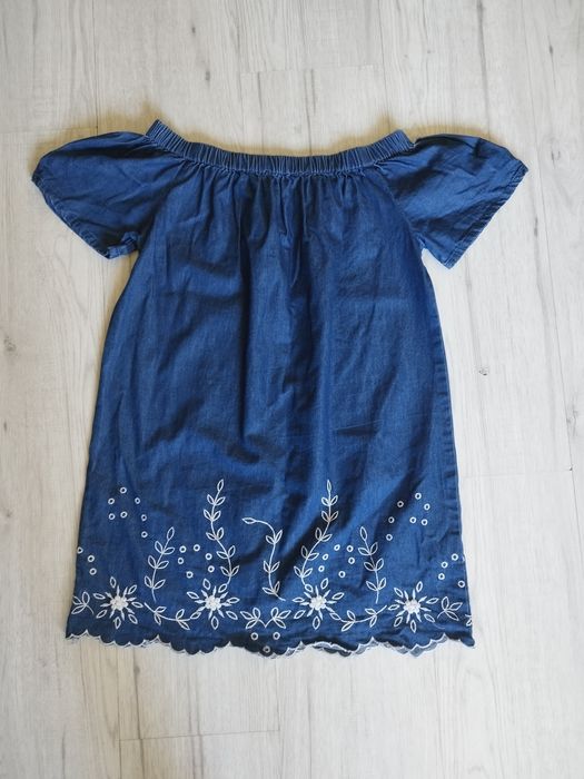 Bluzka tunika jeansowa dziewczęca 
Rozmiar 146
Stan bardzo dobry
Zapra