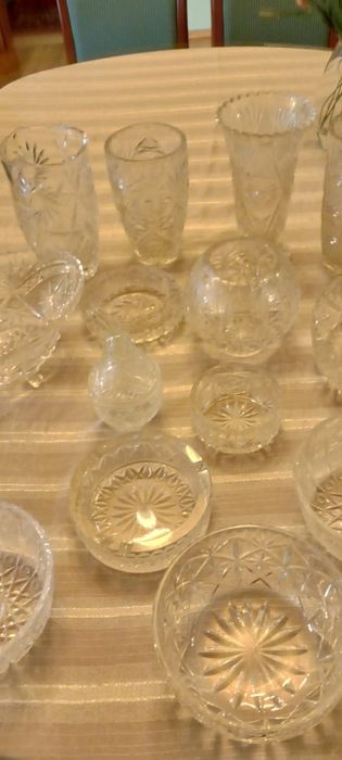 Zestaw kryształów misy wazony