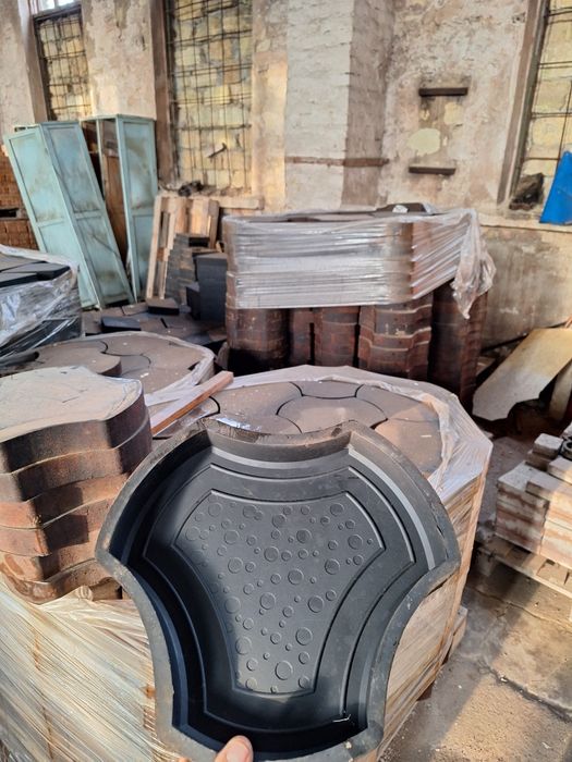 Форми для тротуарної плитки