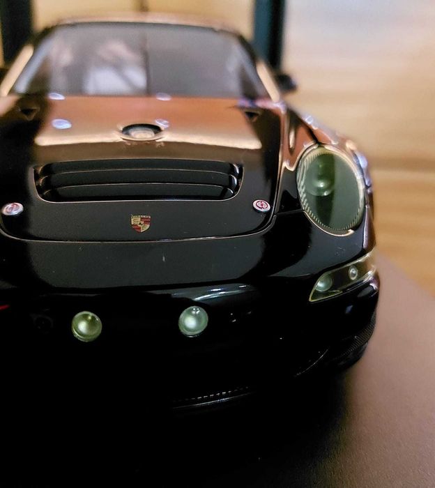 Porsche 911 (997) GT3 RSR Plain Body Version 2010 AUTOart 1:18