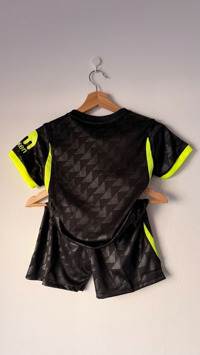 Kit criança 4-5 anos Atletico de madrid conjunto camisola e calções alternativo