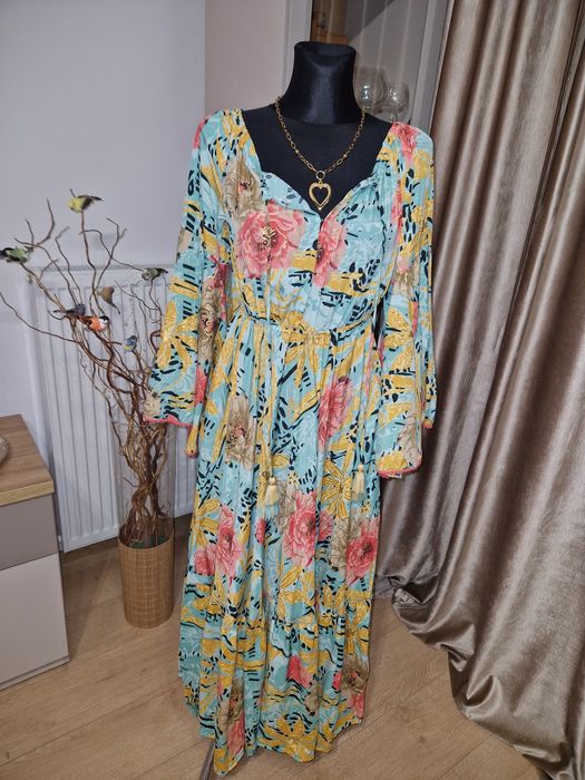 Sukienka długa hiszpanka