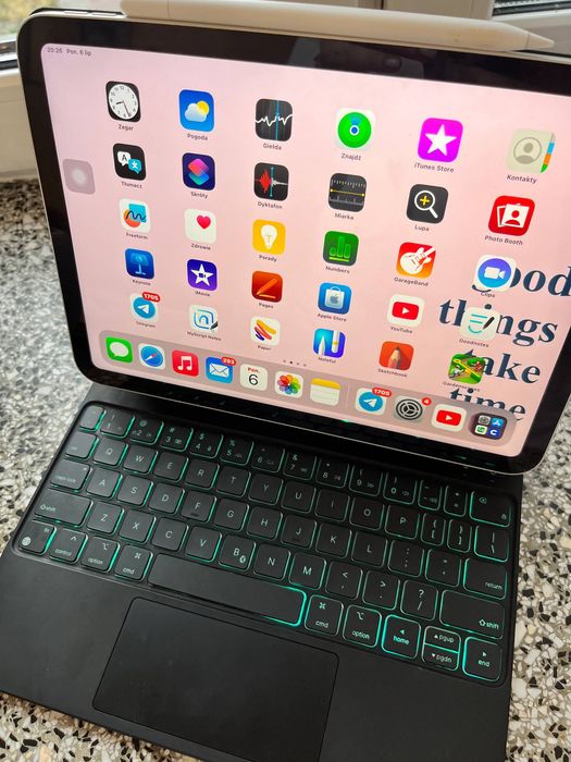 Klawiatura ESR dla iPad 10.9