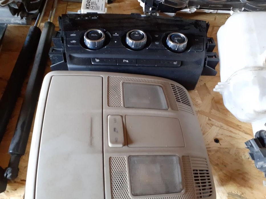 12226 Lampka podsufitki licznik moduł Mazda 6 12-