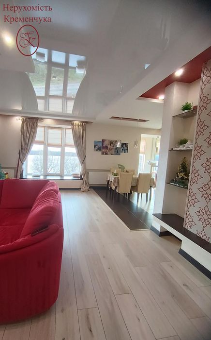 Продається  простора 3 кімнатна з євроремонтом