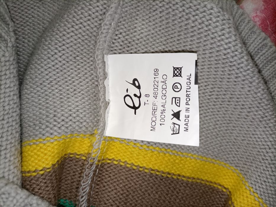 Duas camisolas de malha