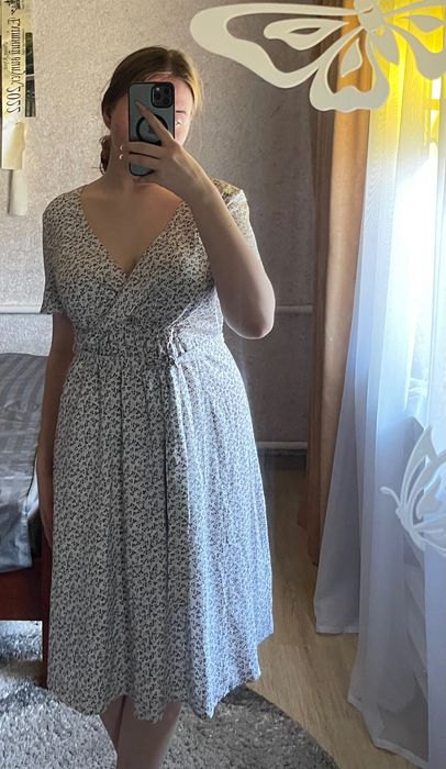 Плаття б/у є як нові  так і ношені в гарному стані великий асортимент