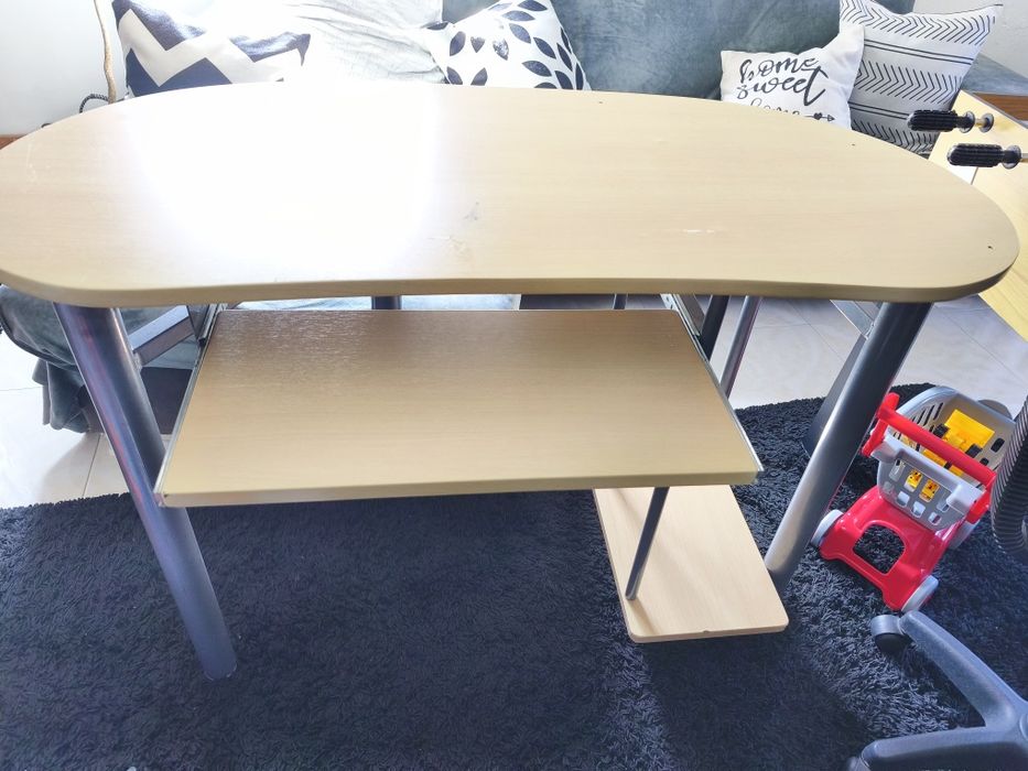 Mesa PC/ mesa centro( valor das duas juntas)