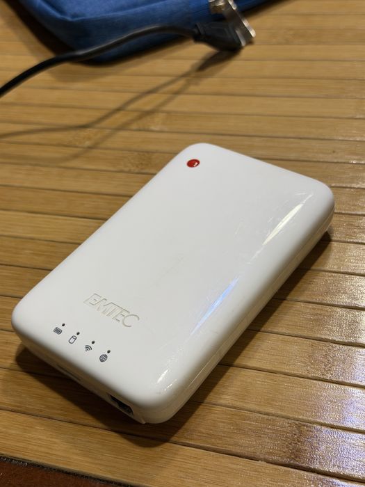 Dysk przenosny EMTEC 1TB  z portem LAN + USB 3.0 + obsługą WiFi  i DLNA