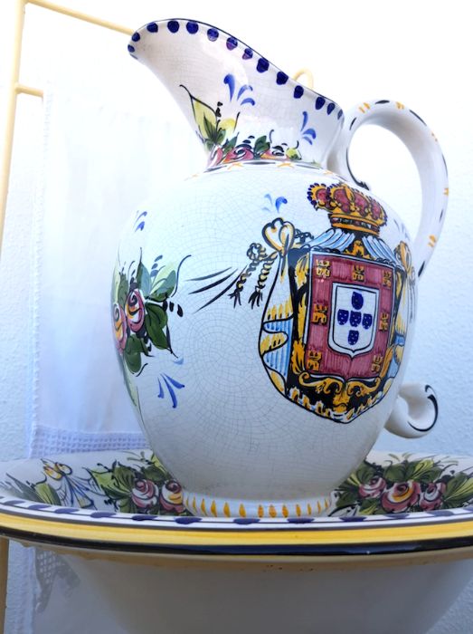 Antique Washbasin (Hand-painted)
