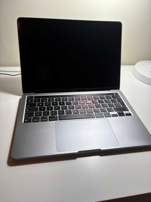 Macbook Pro 13'' M1 2020 - 16gb RAM, 256gb SSD