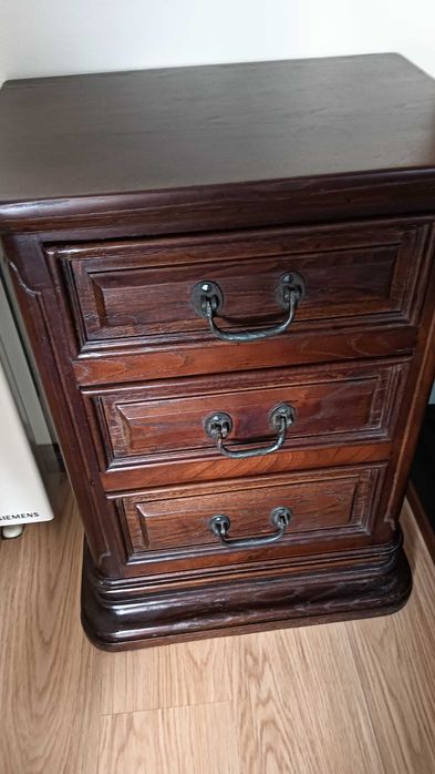 Cama + 2 mesinhas cabeceira