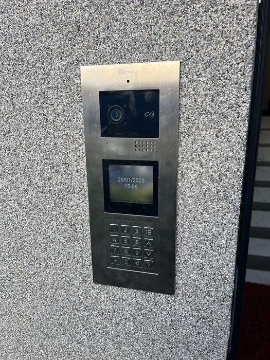 Napędy do bram skrzydłowych, przesuwnych, sterowanie radiowe, wifi